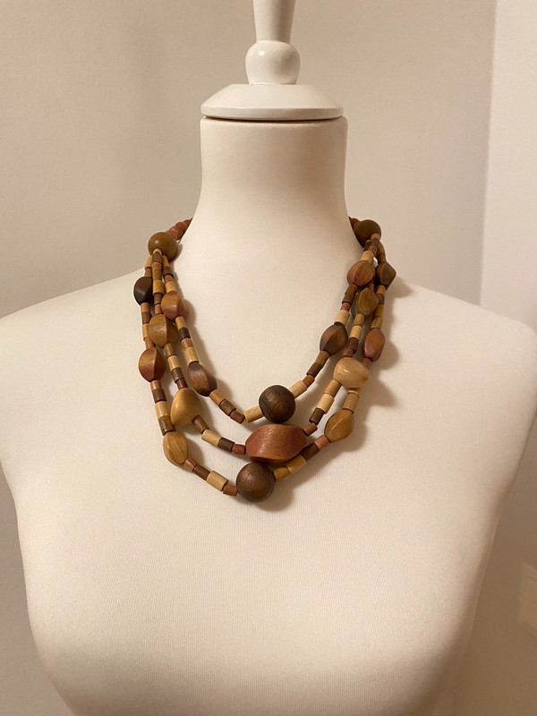Halskette mit Holzperlen, Dreireihig, Boho-Stil, Natürliche Schmuckstücke