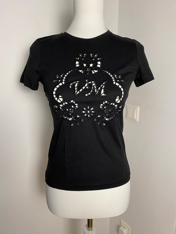 Vive Maria Schwarzes T-Shirt mit Logo und Lochmuster-Blumen-Dekor
