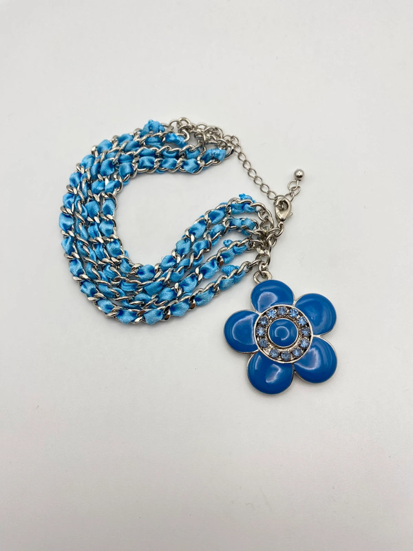 Vintage Love Blüten Anhänger Kette mit Strasssteinen und Kette