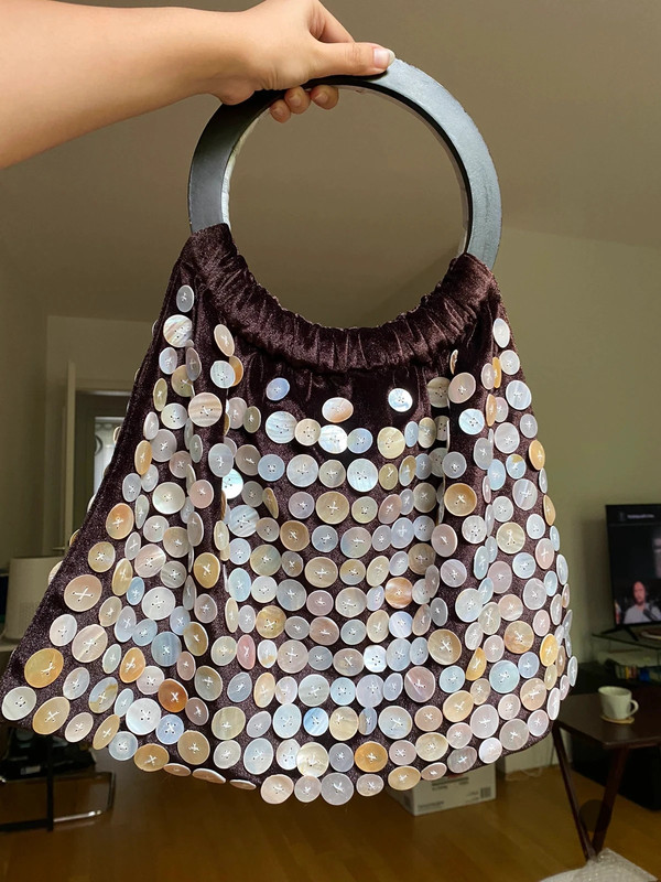 Handgemachte Boho-Perlenbesetzte Samtasche mit Holzgriff