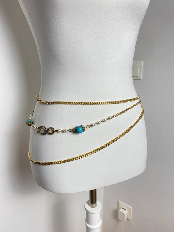 Vintage Kettengürtel mit Perlen und Schmuckanhänger, Mehrstrang-Design im Y2K-Stil