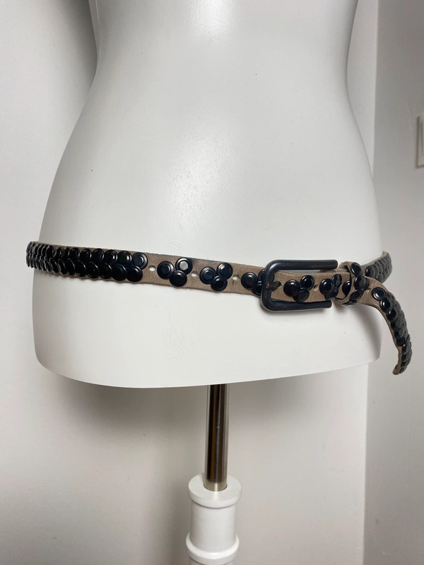 Vintage Stil Nietengürtel mit Metallnieten und Schlaufenschließe von Vintage Love