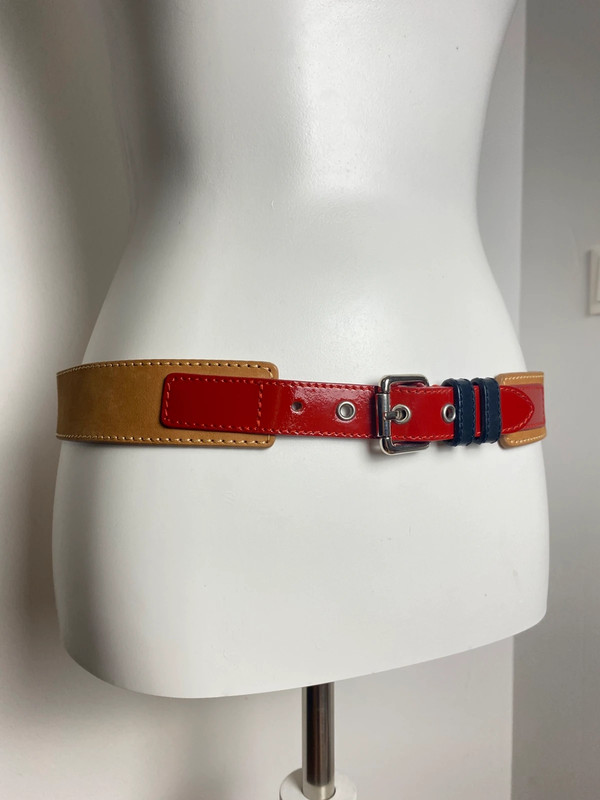 Stefanel Gürtel aus Leder mit auffälligem Rot, Blau und Tan