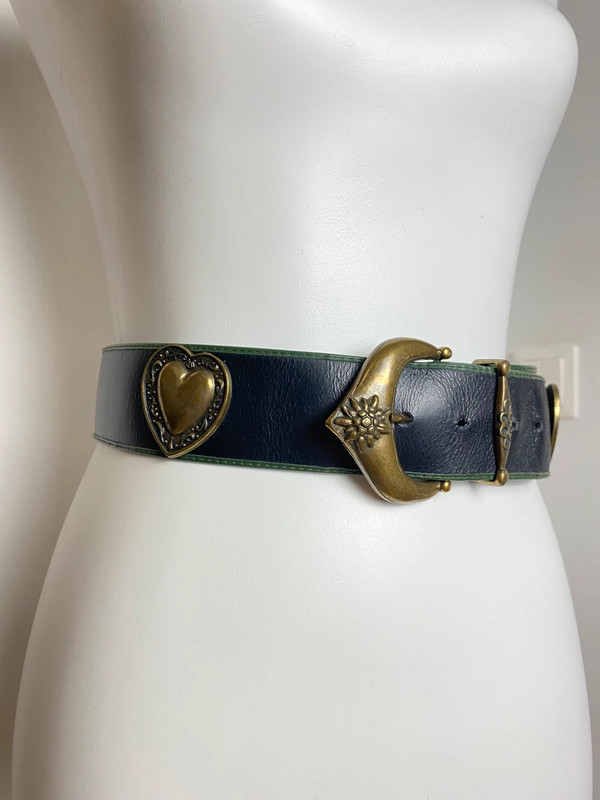 Vintage Leder Gürtel mit Herz- und Edelweissornamenten