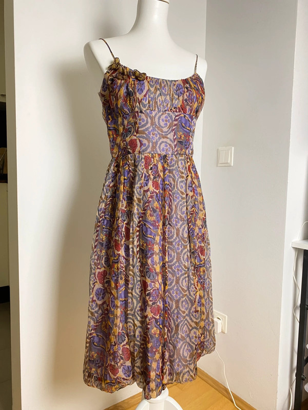 Elegantes Seidenkleid mit Schimmer für besondere Anlässe