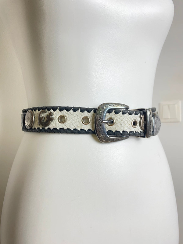 Tom Sander Vintage Stil Ledergürtel mit Nieten und Charms, Größe 70
