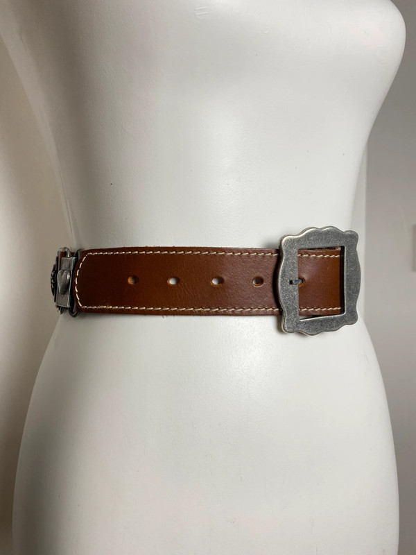 Vintage Ledergürtel mit Metallherz und Edelweiss-Charms - Trachtenschmuck