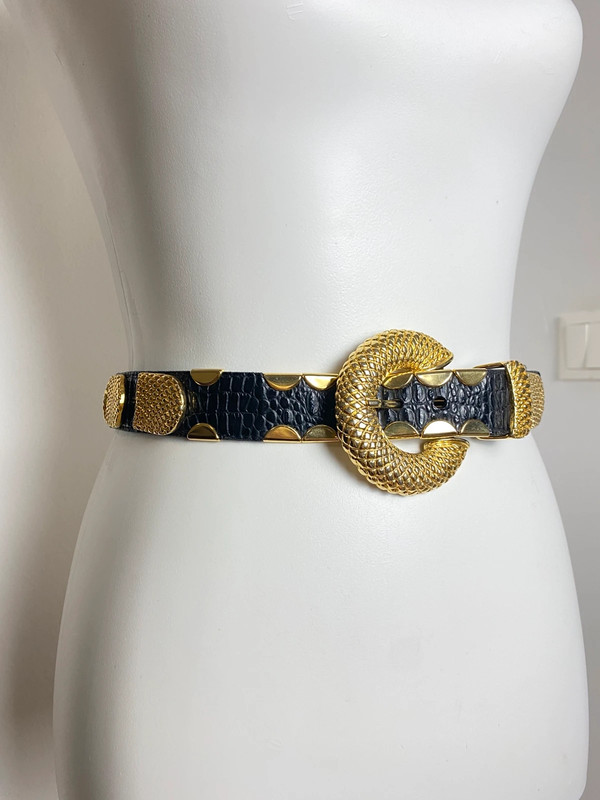 Vintager Ledergürtel mit auffälliger Metall-Schnalle und Plate-Details von Vintage Love