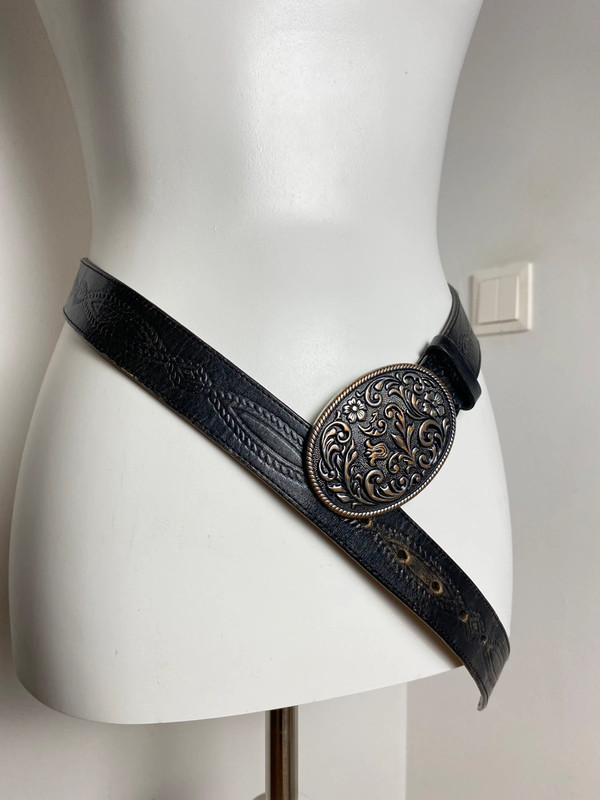 Vintage Style Y2K Ledergürtel mit auffälliger Metallschnalle von Vintage Love