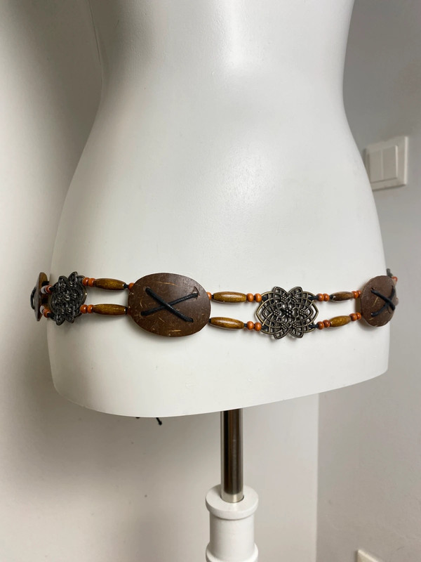 Cintura Y2K in Stile Boho con Perline, Cuoio e Metallo