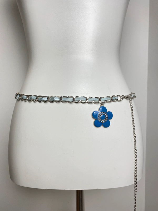 Vintagesilberner Hüftkette mit blauer Blumen-Anhängerkette und Strass