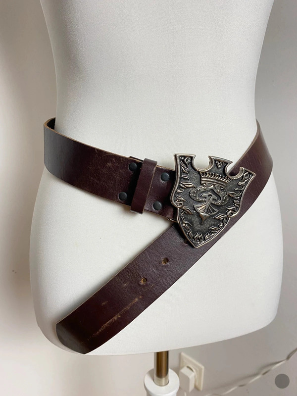 Vintage Leder Gürtel mit mittelalterlichem Metall-Schnalle