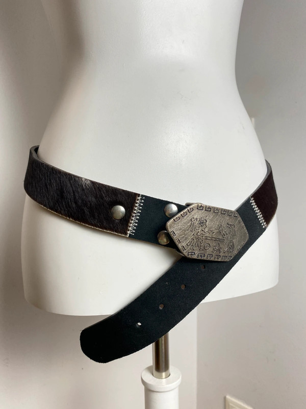 Vintage Y2K Ledergürtel mit auffälliger Metall-Schnalle von Vintage Love