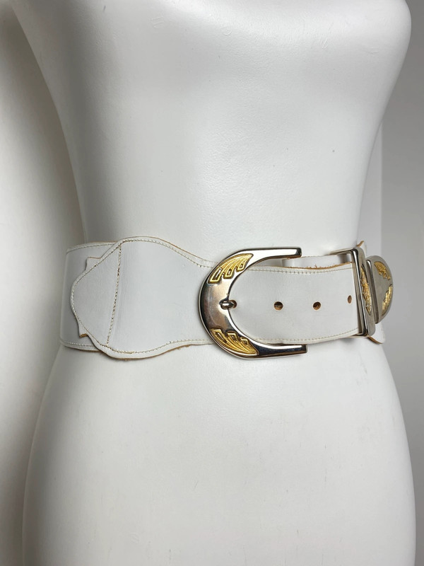Vintage Lederarmband mit breitem Design und Messingschließe von Vintage Love