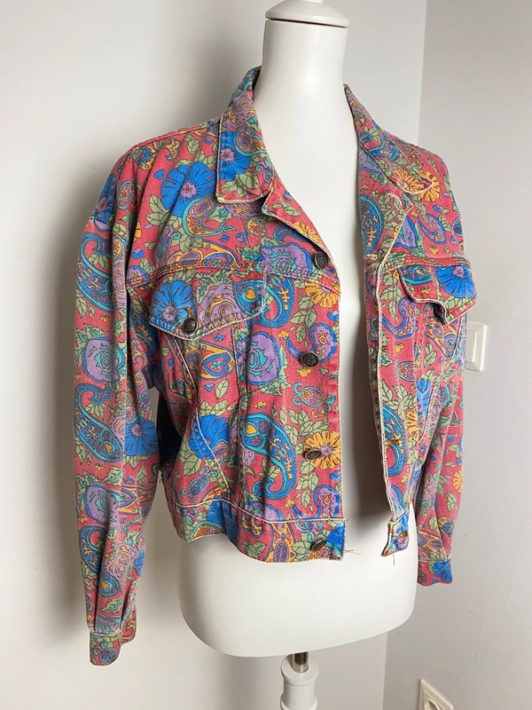 Vintage Jacke aus den 80er Jahren mit Blumen- und Paisleymuster von Vintage Love