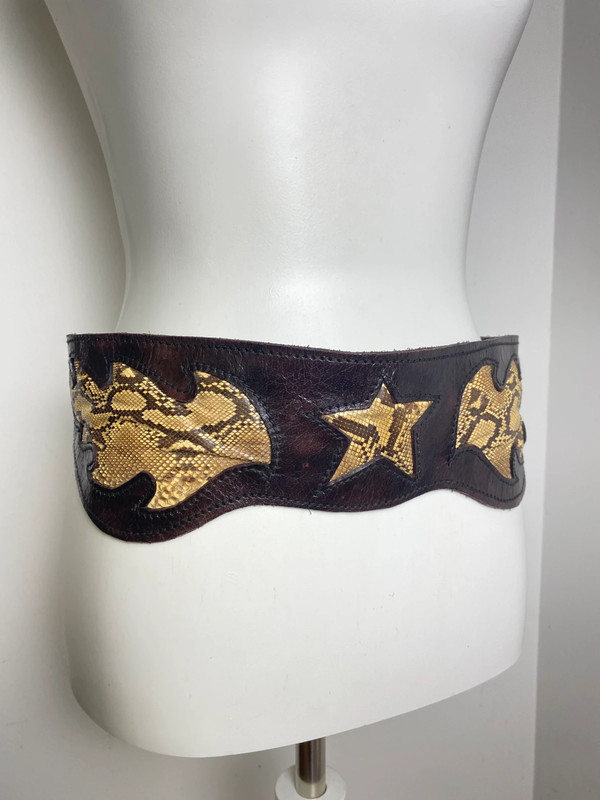 Vintage Gürtel breiter Ledergürtel mit Gold-Schlangen- und Sternmuster