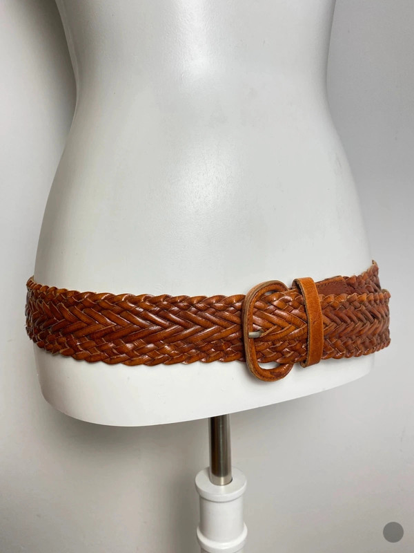 Brauner Ledergürtel mit Flechtmuster, verstellbar