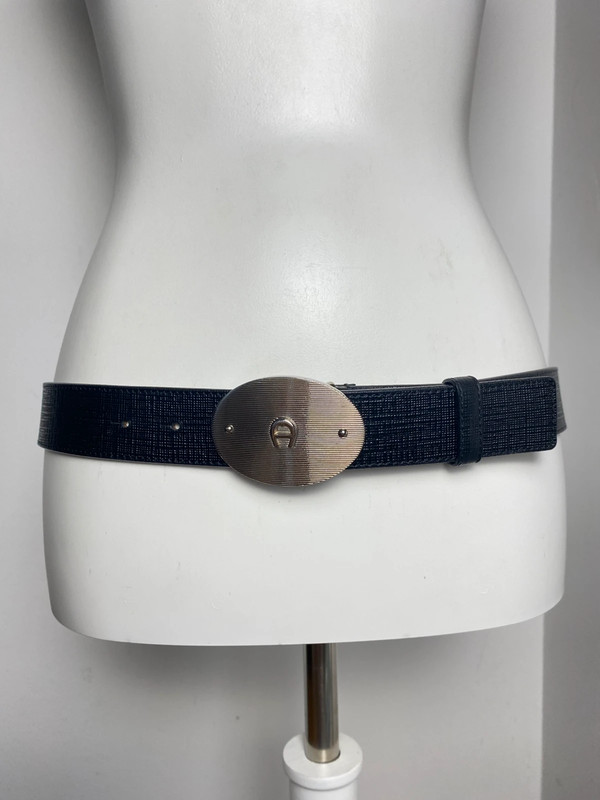 Aigner Ledergürtel mit Logo-Schnalle, Schwarz